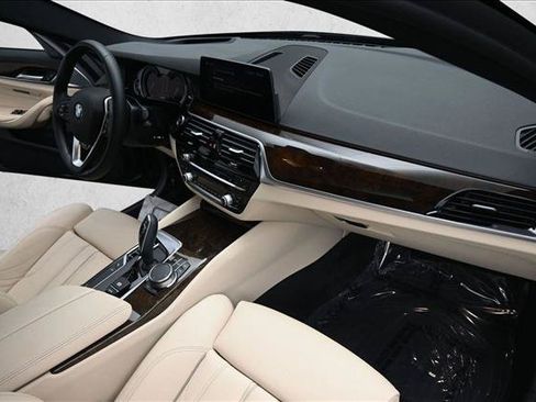 Used 2019 BMW 530i xDrive AWD/4WD image 28