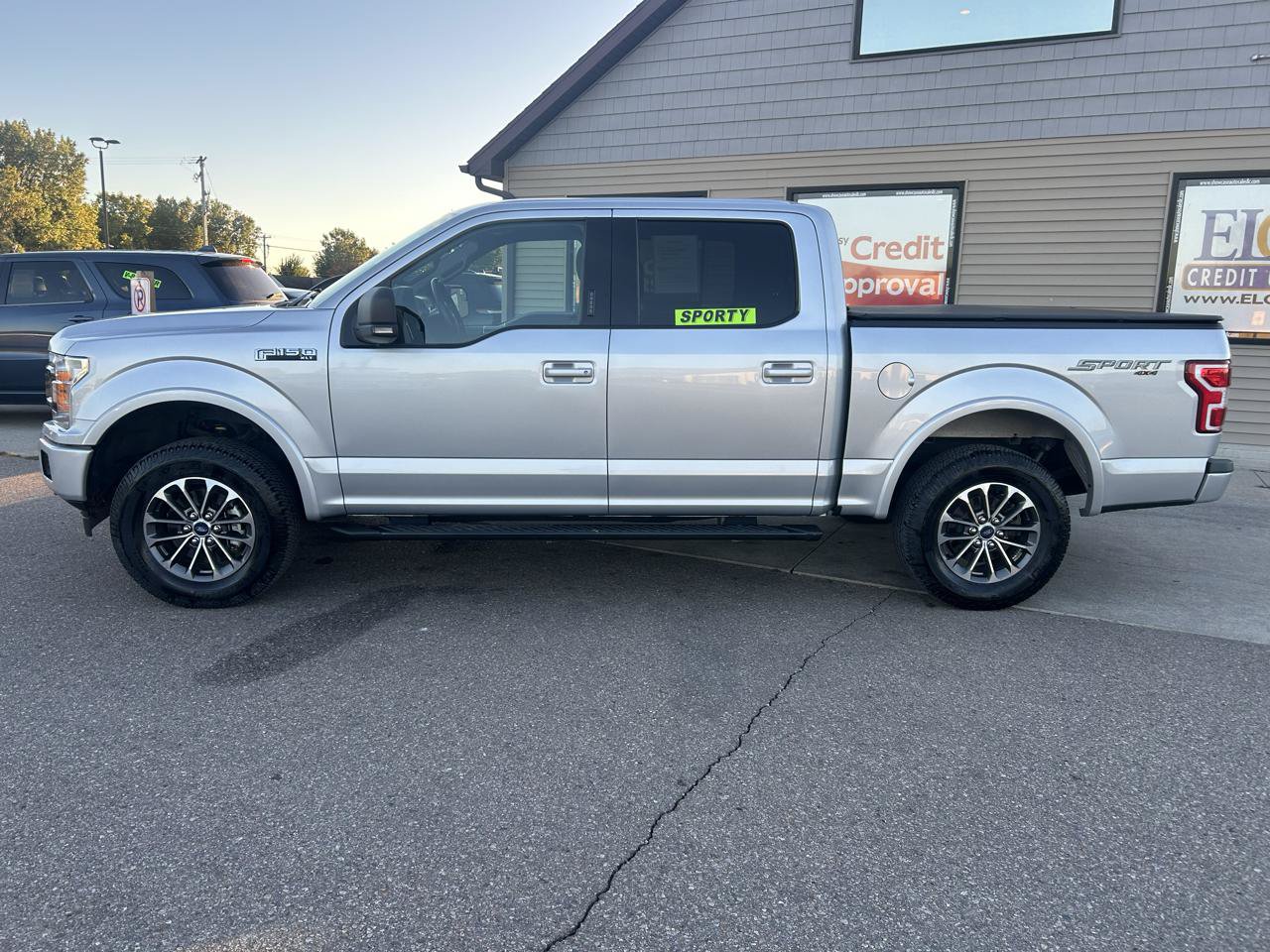 Used 2018 Ford F150 XLT w/ Equipment Group 302A Luxury AWD/4WD image 8