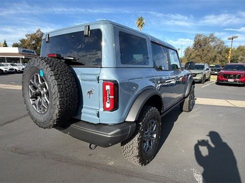 New 2025 Ford Bronco Badlands image 4