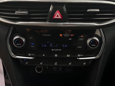 Used 2020 Hyundai Santa Fe Limited AWD/4WD image 28