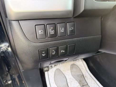 Used 2016 Toyota Highlander Limited image 15