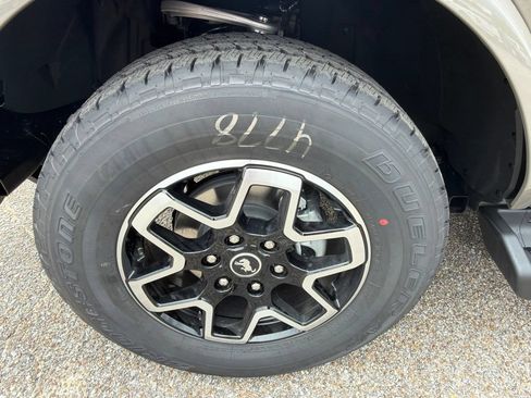 New 2026 Ford Bronco Outer Banks AWD/4WD image 9