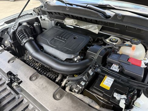 Used 2025 Chevrolet Blazer LT image 32