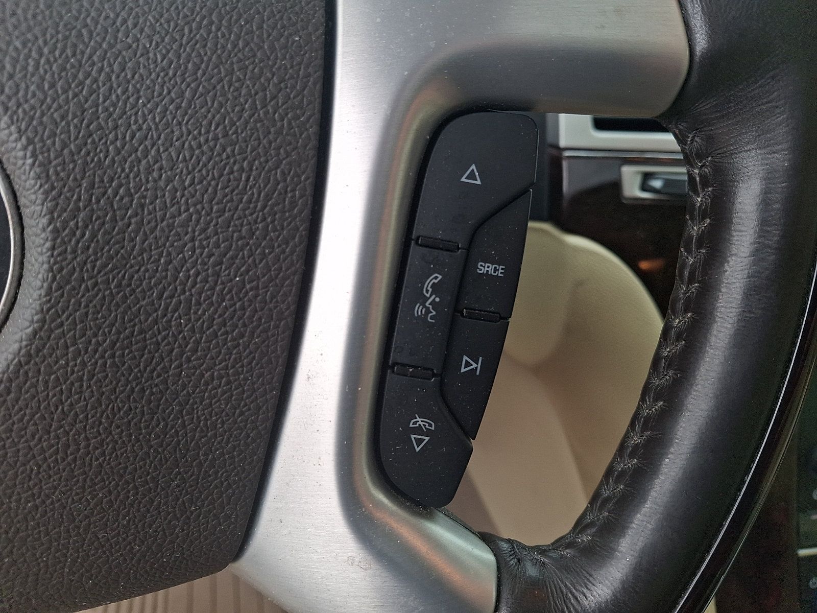 Used 2014 Cadillac Escalade Luxury AWD/4WD image 21