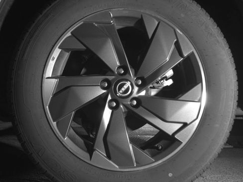 Used 2025 Nissan Rogue SV FWD image 16