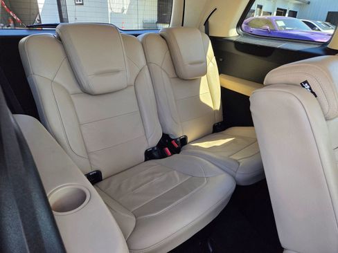 Used 2017 Mercedes-Benz GLS 550 4MATIC image 16