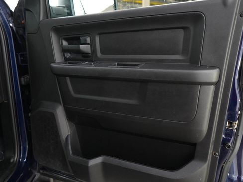 Used 2018 RAM 1500 Express w/ Express Value Package AWD/4WD image 9