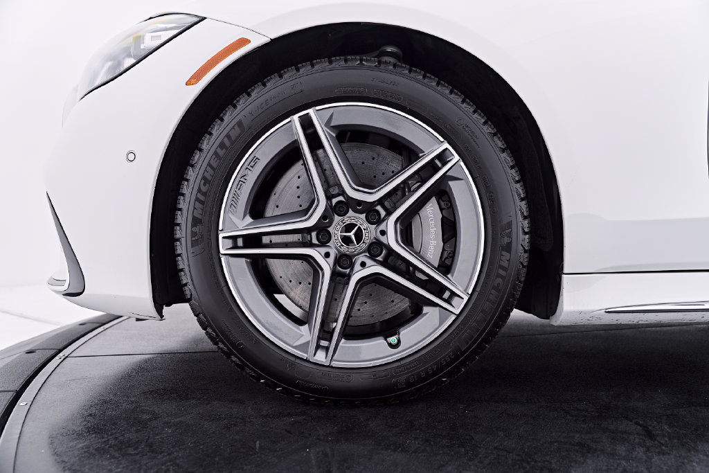 Used 2024 Mercedes-Benz S 580 4MATIC Sedan w/ AMG Line image 3