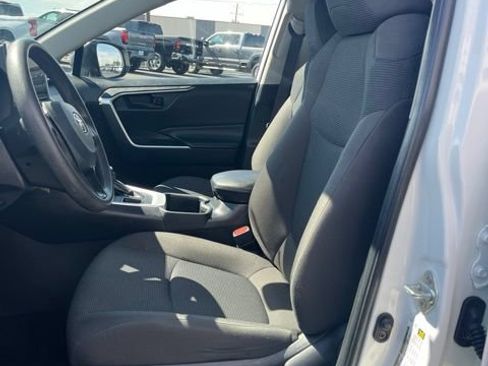 Used 2025 Toyota RAV4 LE AWD/4WD image 29
