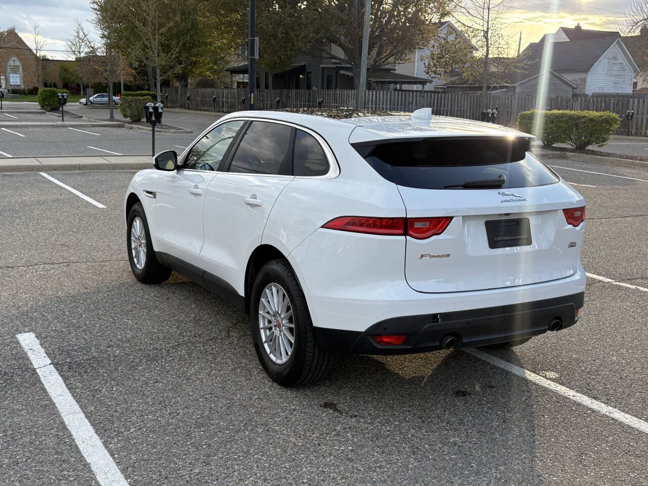 Used 2019 Jaguar F-PACE AWD/4WD image 15