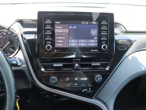Used 2021 Toyota Camry SE FWD image 15