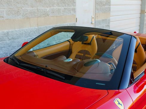 Used 2015 Ferrari California T RWD image 68