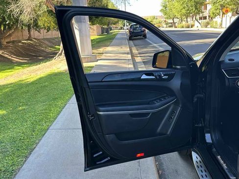 Used 2018 Mercedes-Benz GLS 550 4MATIC w/ Driver Assistance Package image 48