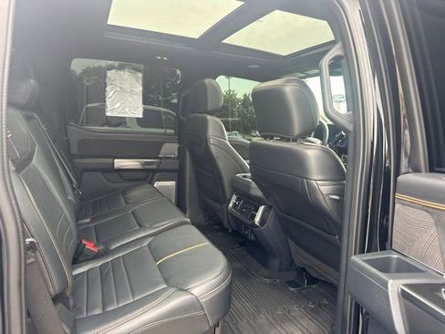 Used 2023 Ford F250 Platinum AWD/4WD image 13