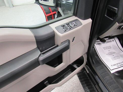 Used 2022 Ford F250 XL w/ Power Equipment Group AWD/4WD image 40