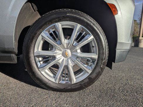 Used 2024 Chevrolet Tahoe High Country image 10