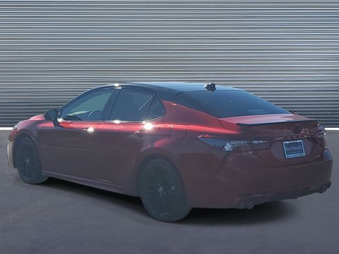 Used 2022 Toyota Camry XSE image 4