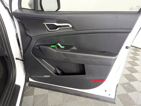 New 2026 Kia Sportage LX image 32