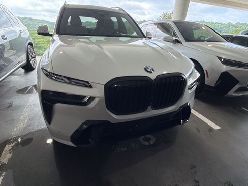 Certified 2024 BMW X7 xDrive40i w/ M Sport Package AWD/4WD image 12