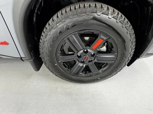 Certified 2026 Nissan Rogue SV AWD/4WD image 9