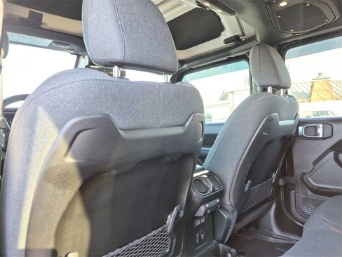 Used 2024 Jeep Wrangler Unlimited Rubicon w/ XTREMEE 35" Tire Package image 33