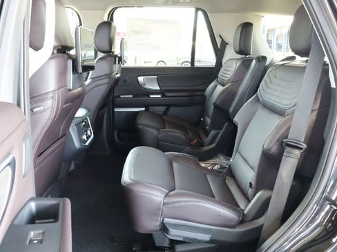 New 2027 Ford Expedition Platinum AWD/4WD image 36