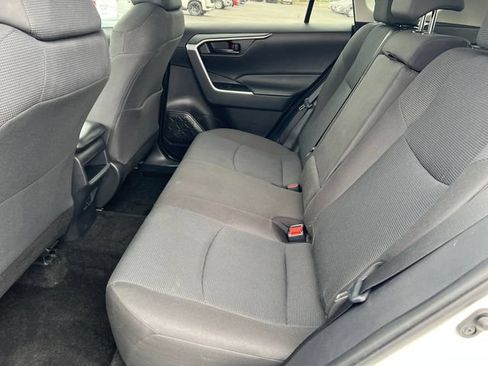 Used 2021 Toyota RAV4 LE AWD/4WD image 21