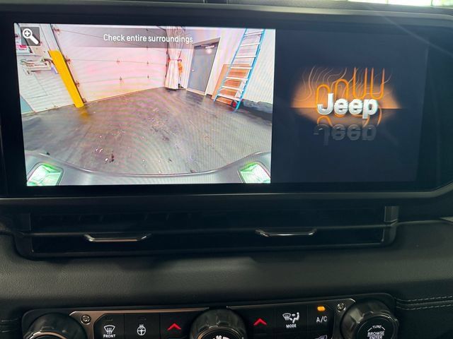 Used 2026 Jeep Gladiator Mojave AWD/4WD image 18