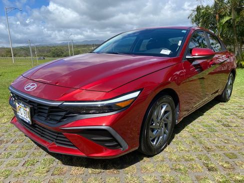 Certified 2024 Hyundai Elantra Blue FWD image 21
