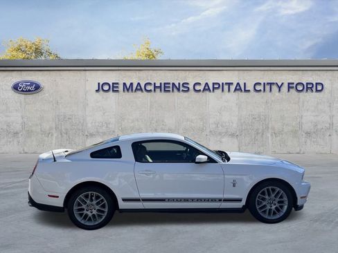 Used 2012 Ford Mustang Premium image 4