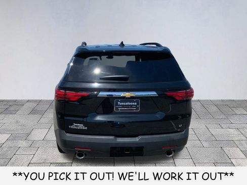Used 2023 Chevrolet Traverse LT FWD image 6