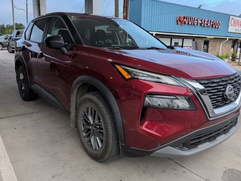 Used 2023 Nissan Rogue S FWD image 3