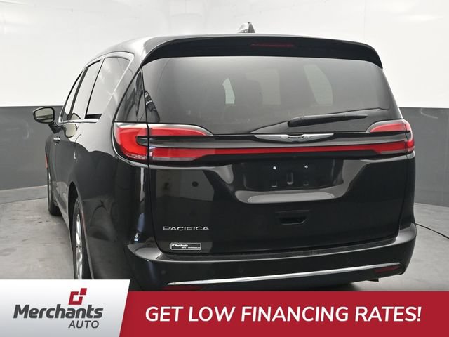 Used 2024 Chrysler Pacifica Touring-L FWD image 5