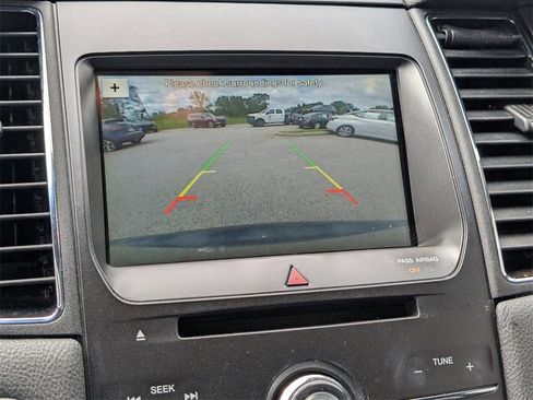 Used 2017 Ford Taurus SEL w/ Equipment Group 201A image 25