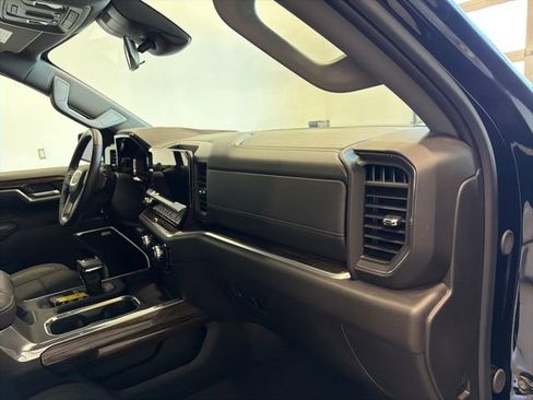 Used 2025 GMC Sierra 1500 Elevation w/ Preferred Package AWD/4WD image 31
