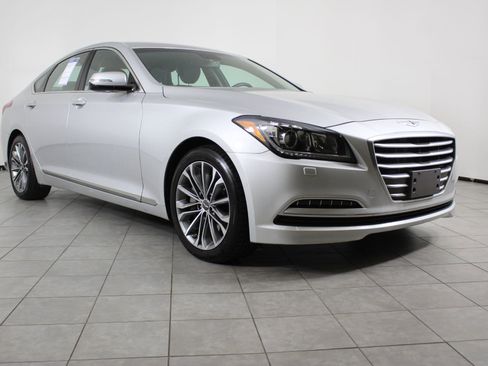 Used 2015 Hyundai Genesis 3.8 image 7