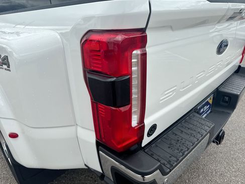 Certified 2024 Ford F450 Lariat w/ Lariat Ultimate Package image 39