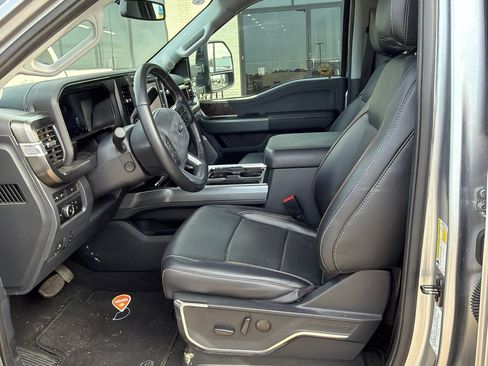 Used 2024 Ford F250 Lariat w/ Lariat Ultimate Package AWD/4WD image 2