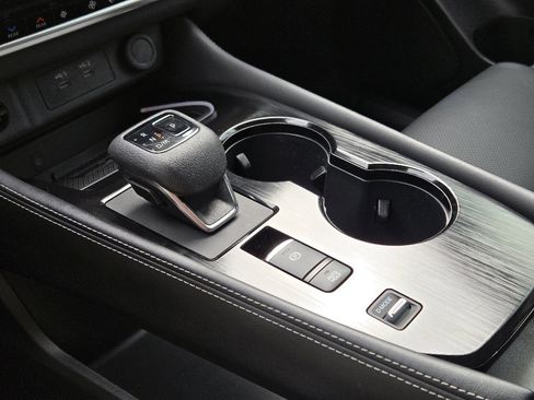 Used 2024 Nissan Rogue Platinum w/ Platinum Premium Package image 9