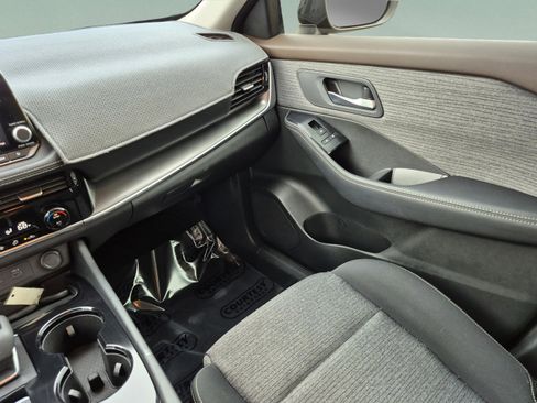Certified 2021 Nissan Rogue SV FWD image 15