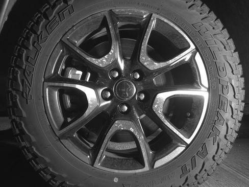 Used 2025 Jeep Compass Trailhawk AWD/4WD image 12