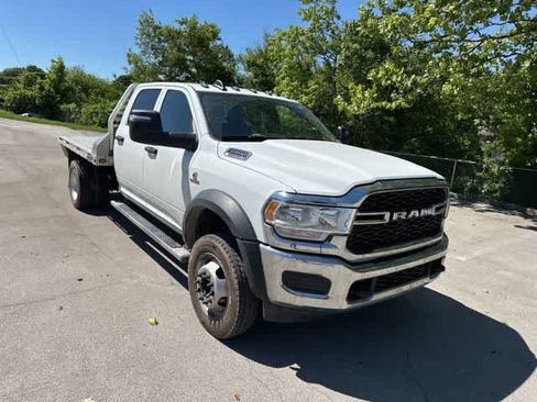 Used 2024 RAM 5500 Tradesman w/ Chrome Appearance Group AWD/4WD image 19
