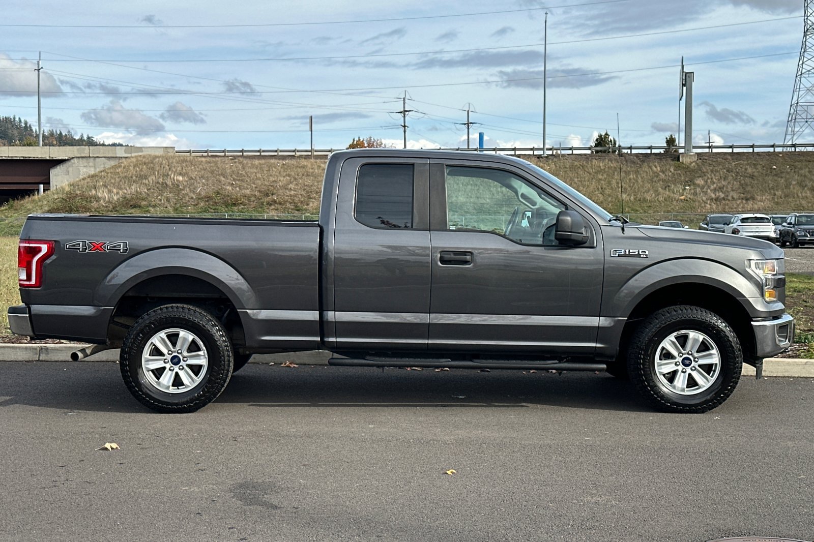 Used 2017 Ford F150 XL w/ Equipment Group 101A Mid AWD/4WD image 2