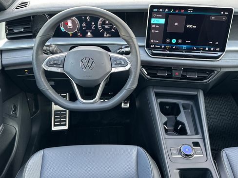 New 2026 Volkswagen Tiguan SE R-Line FWD image 12