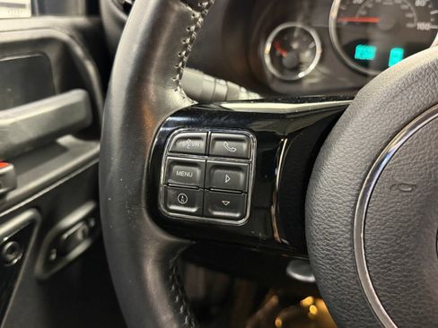 Used 2015 Jeep Wrangler Unlimited Sahara AWD/4WD image 37