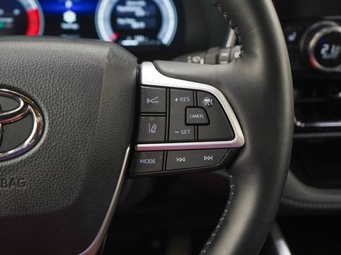 Used 2025 Toyota Highlander XSE AWD/4WD image 27