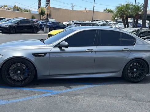 Used 2013 BMW M5 RWD image 4