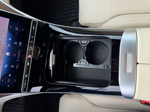 Used 2024 Mercedes-Benz C 300 4MATIC Sedan image 37