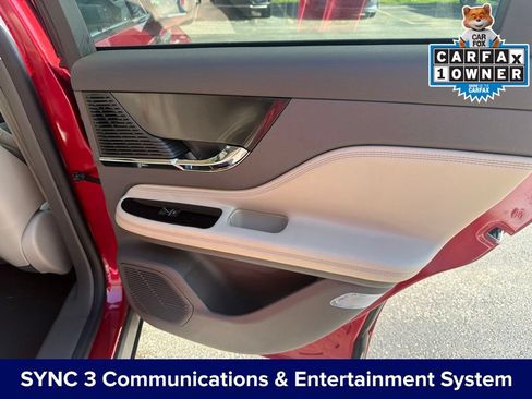 Used 2022 Lincoln Corsair AWD w/ Premium Package image 32