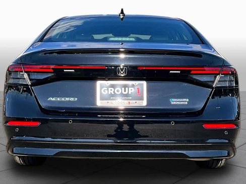 Used 2023 Honda Accord Touring image 5